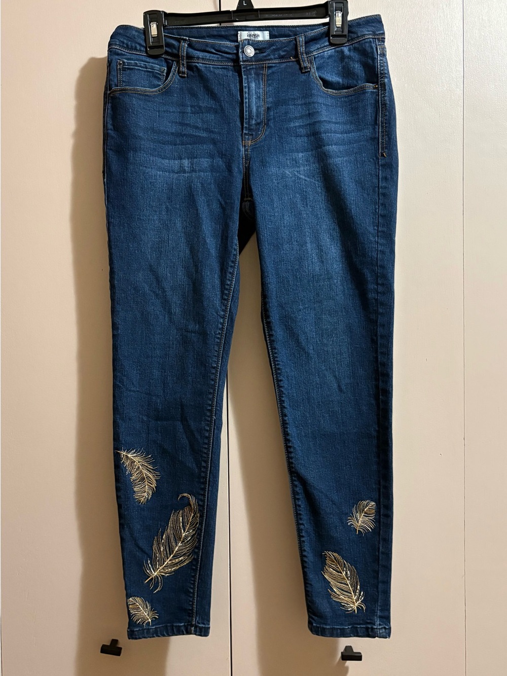 Women’s Dark Blue Kensie Embroidered Feather Jeans Size 10/30